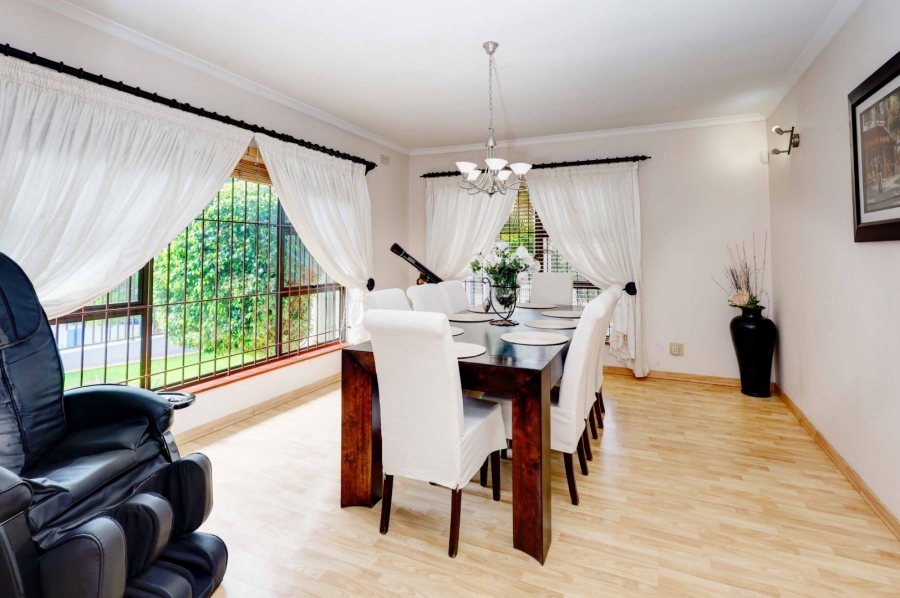 4 Bedroom Property for Sale in Loevenstein Western Cape